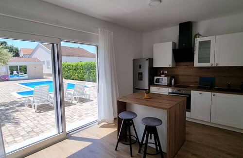 Biograd na Moru Apartment | Holiday apartment with pool