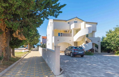 Biograd na Moru Apartment | Holiday apartment with air conditioning