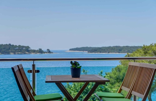 Cove Murtar Apartment | Holiday apartment with sea view 30 m from the beach