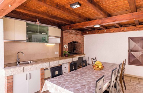 Povile Apartment | Holiday apartment with sea view and pavilion