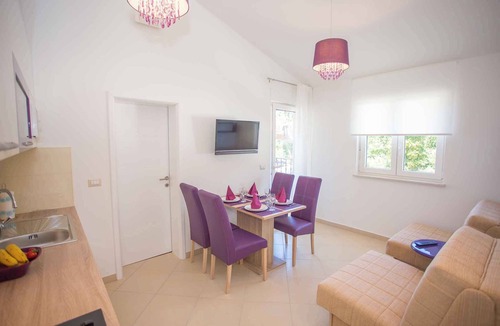 Vranje Selo Apartment | Holiday apartment with pool