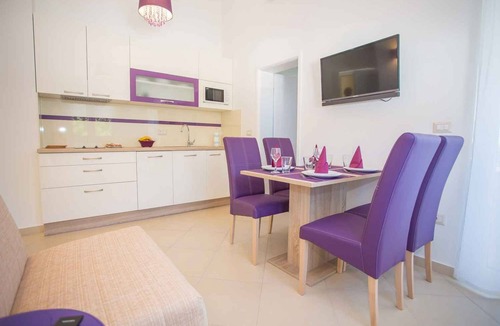 Vranje Selo Apartment | Holiday apartment with pool