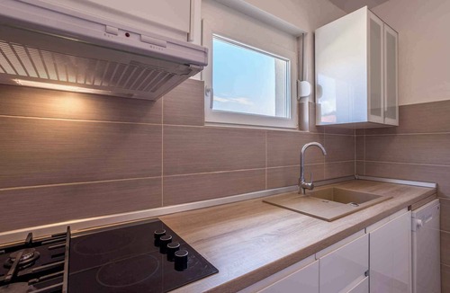 Stari Grad Apartment | Holiday apartment 100 m to the Adriatic