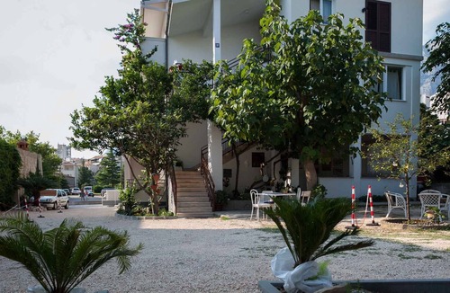 Donja luka Apartment | Holiday apartment 100 m to the beach with 4 bathrooms