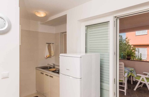 Klimno Apartment | Holiday apartment 250 m from the beach