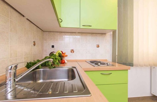 Vrbnik Apartment | Holiday apartment 300m from the sea