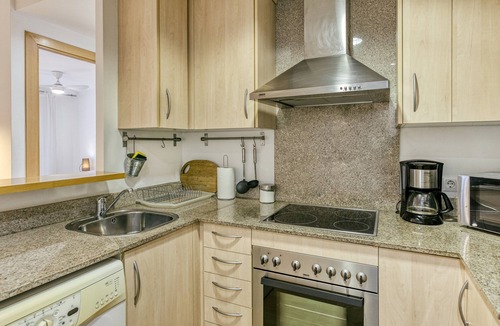Santa Margarida Apartment | Holiday Apartment 'Aquamarina 103' with Shared Pool, Terrace & Wi-Fi