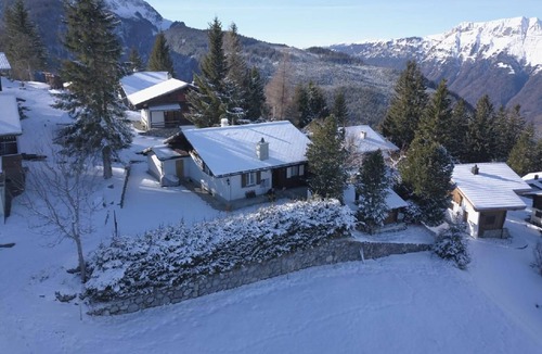 Axalp Ski Chalet | Holiday apartment Axalp for 1 - 4 persons with 2 bedrooms - Chalet