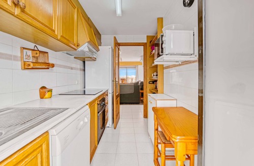 Xeraco Apartment | Holiday Apartment 'Barlovento I' with Sea View, Terrace, Shared Pool & Wi-Fi