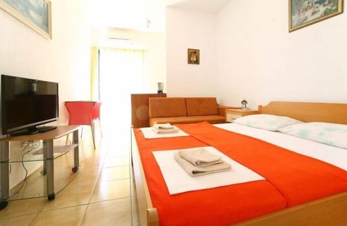 Baska Voda Apartment | Holiday apartment Bast for 1 - 2 persons with 1 bedroom - Row house