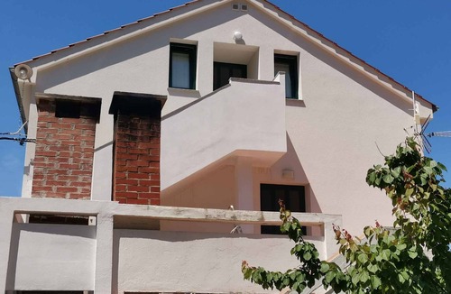 Muline Apartment | Holiday apartment by the sea with a large terrace