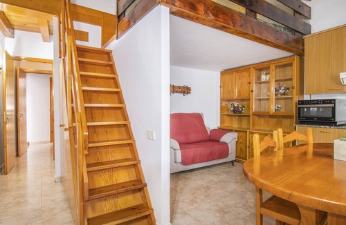 Les Igesies Apartment | Holiday Apartment "Casa Batlle Boix" with Mountain View & Wi-Fi