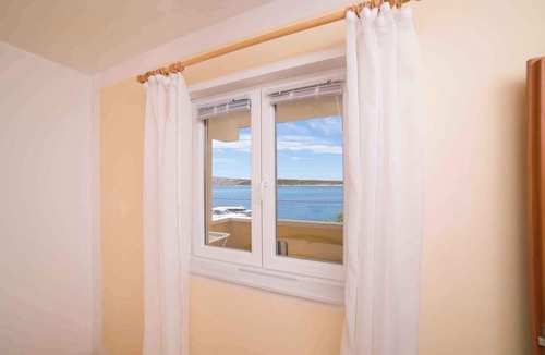 Barbat na Rabu Apartment | Holiday apartment directly by the sea