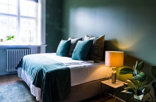 Augustenborg Apartment | Holiday apartment with access to private terrace and huge park