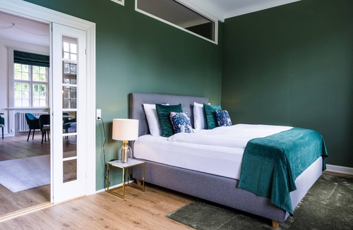 Augustenborg Apartment | Holiday apartment with access to private terrace and huge park