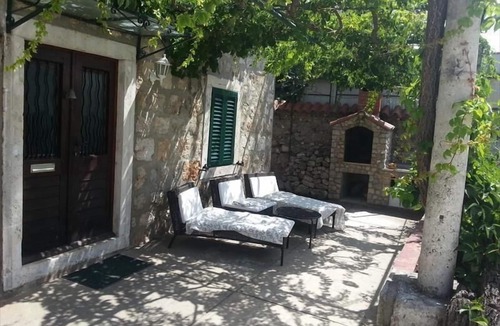 Dubrovnik Apartment | holiday apartment "Dubrava" with view of the water