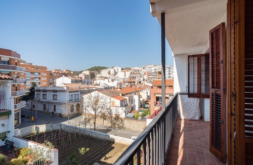 Canet de Mar Apartment | Holiday Apartment "Playa de Canet 3" with Balcony and Wi-Fi