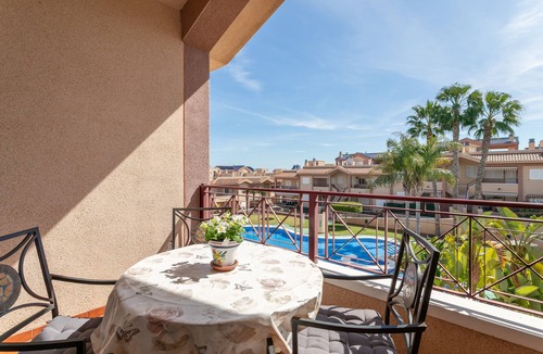 Gran Alacant Apartment | Holiday Apartment with Sea View, Shared Pool & Jacuzzi, Terraces, Garden & Wi-Fi