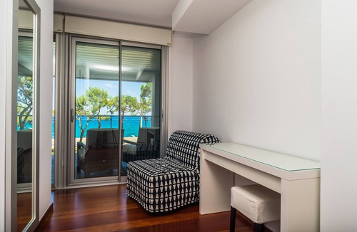 Platja d'Aro Apartment | Holiday Apartment "Nereides" with Sea View, Shared Pool & Wi-Fi