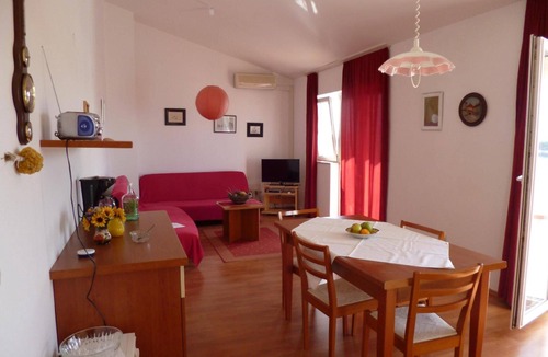 Barbat na Rabu House | Holiday Apartment in Barbat with Spacious Terrace and Beautiful View