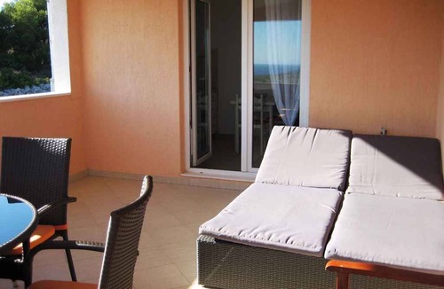 Dvornica Apartment | Holiday apartment with use of pool