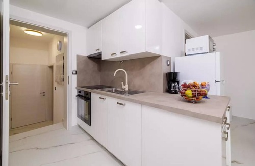 Kras Apartment | Holiday apartment with shared pool
