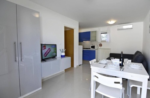 Zambratija Apartment | Holiday Apartment in Zambratija with Private Parking