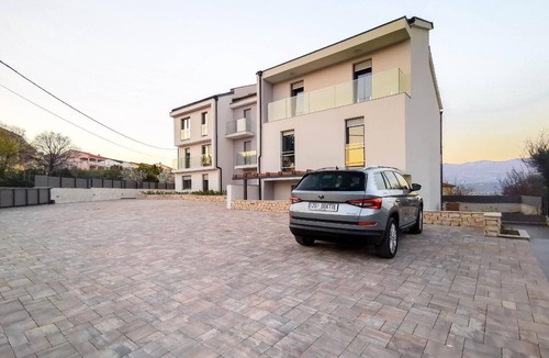 Silo Apartment | Holiday apartment Lavanda 2 with balcony