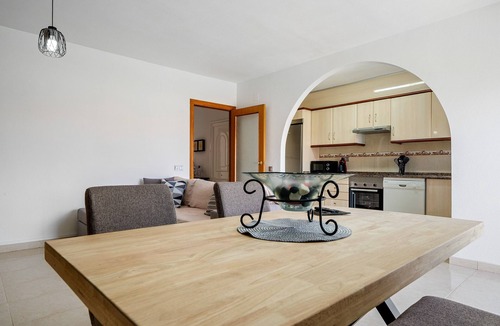 Miami Platja Apartment | Holiday Apartment "Montserrat" with Sea View, Shared Pool, and Wi-Fi