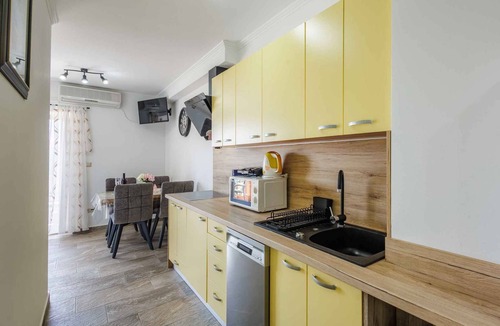 Cizici Apartment | Holiday apartment mit Balkon