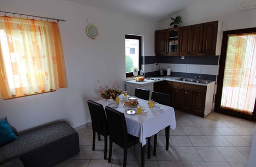 Malinska Apartment | Holiday apartment mit Klimaanlage und Balkon