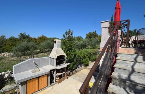 Omisalj Apartment | Holiday apartment mit Klimaanlage und Terrasse