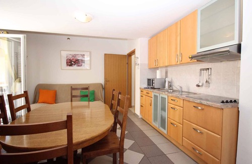 Baska Apartment | Holiday apartment mit Klimaanlage und WLAN