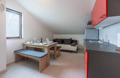 Grizane Apartment | Holiday apartment mit Pool und Garten