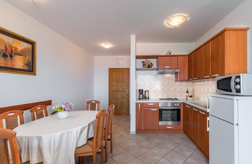 Dajla Apartment | Holiday apartment near the beach with a big garden