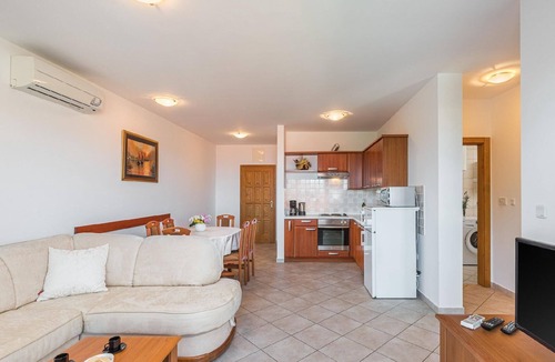 Dajla Apartment | Holiday apartment near the beach with a big garden