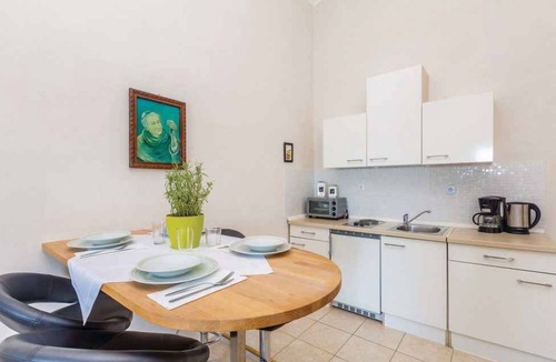 Karlobag Apartment | Holiday apartment next to the sea