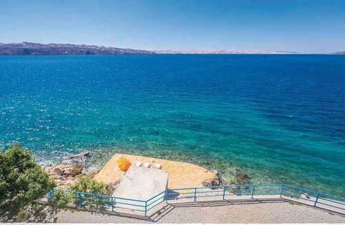 Karlobag Apartment | Holiday apartment next to the sea