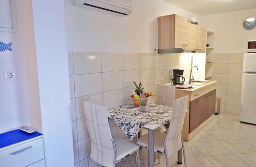 Baric Draga Apartment | Holiday apartment on the coast with sea views