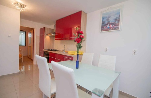 Artatore Apartment | Holiday apartment only 150 m from the sea