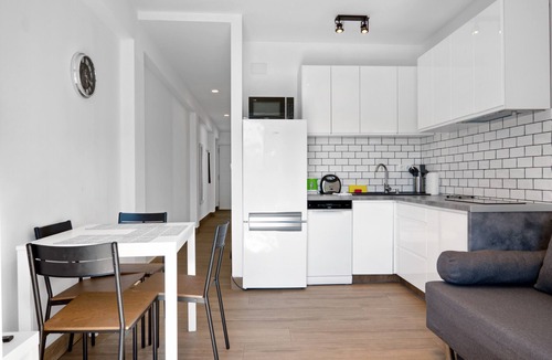 Grao de Gandia Apartment | Holiday Apartment "Soleole7" with Shared Terrace, A/C & Wi-Fi