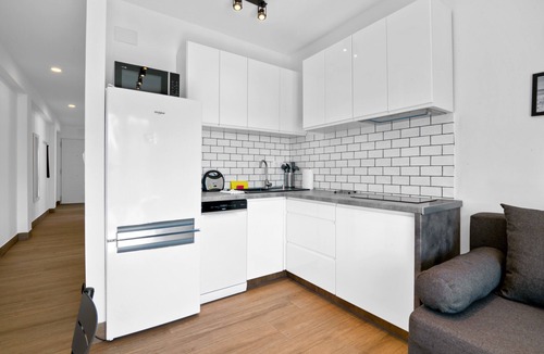 Grao de Gandia Apartment | Holiday Apartment "Soleole7" with Shared Terrace, A/C & Wi-Fi
