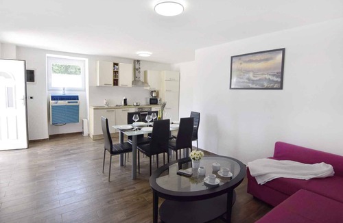 Vilanija Apartment | Holiday apartment two bedrooms, terrace and pool