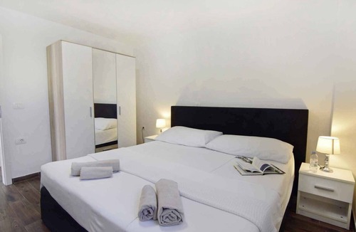 Vilanija Apartment | Holiday apartment two bedrooms, terrace and pool