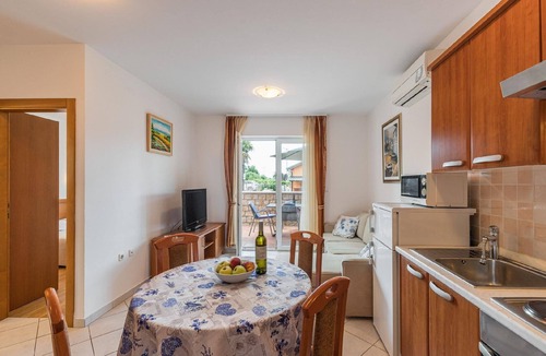 Dajla Apartment | Holiday apartment Villa Pinta with a large garden