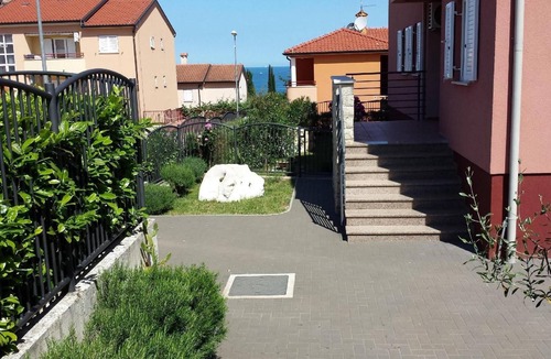 Dajla Apartment | Holiday apartment Villa Pinta with a large garden