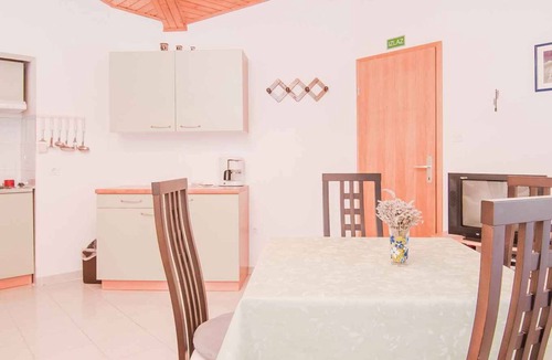 Cove Murtar Apartment | Holiday apartment with air conditioning