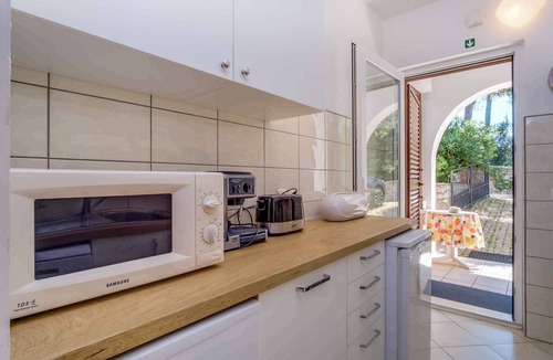 Artatore Apartment | Holiday apartment with air conditioning and terrace