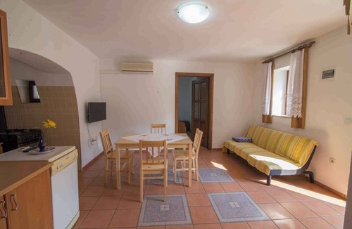 Veli Losinj Apartment | Holiday apartment with barbecue