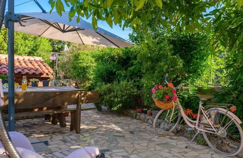 Veli Losinj Apartment | Holiday apartment with balcony